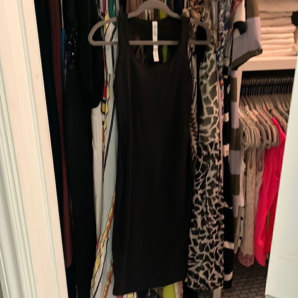 Lululemonโblackโstretchyโdressโwithโracerbackโsizeโ4